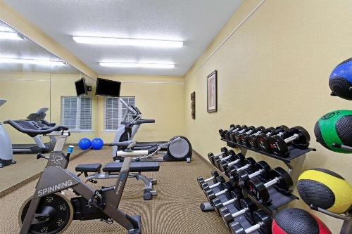 La Quinta Inn & Suites by Wyndham Mobile - Tillman's Corner image 3