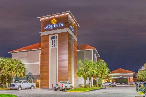 La Quinta Inn & Suites by Wyndham Mobile - Tillman's Corner image 8